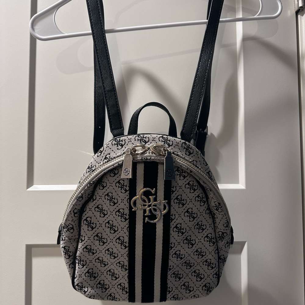 Guess Black and Gray Patterned Backpack